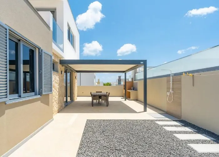 Golden House By Madeira Sun Travel